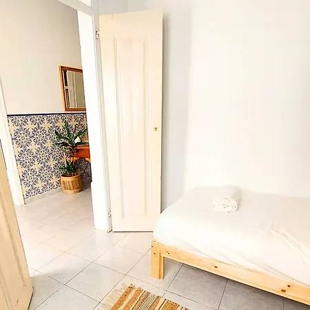 Сasa de vacaciones 4-bedroom Townhouse With Terrace In Center Oldtown *