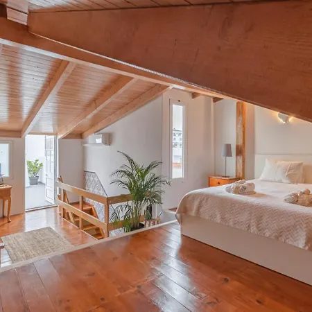 4-bedroom Townhouse With Terrace In Center Oldtown * Λάγος