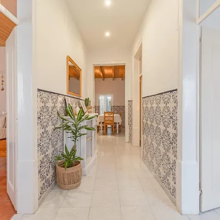 4-bedroom Townhouse With Terrace In Center Oldtown *
