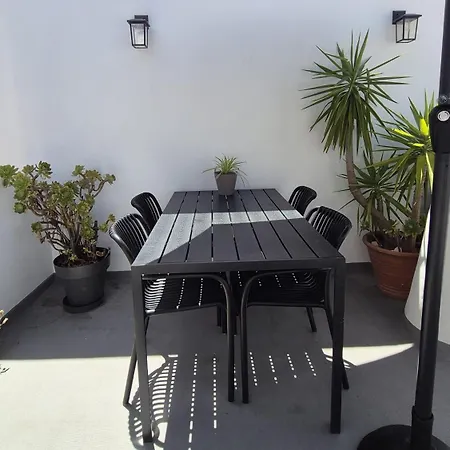 4-bedroom Townhouse With Terrace In Center Oldtown בית נופש