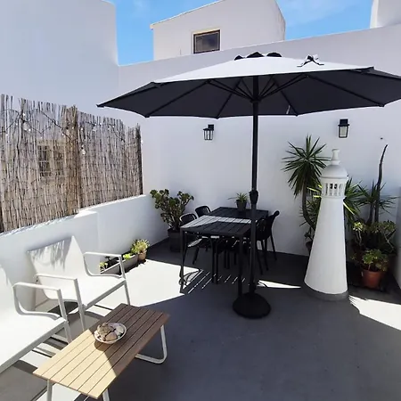 Ferienhaus 4-bedroom Townhouse With Terrace In Center Oldtown