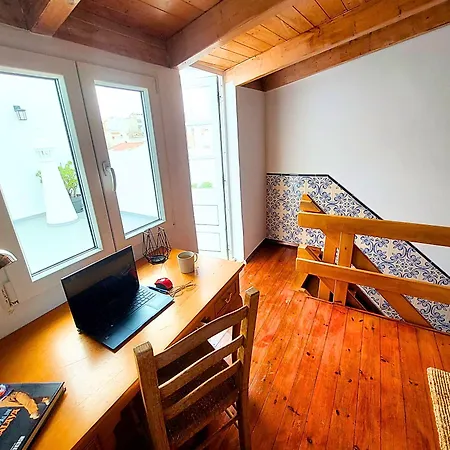 Vakantiehuis 4-bedroom Townhouse With Terrace In Center Oldtown Lagos